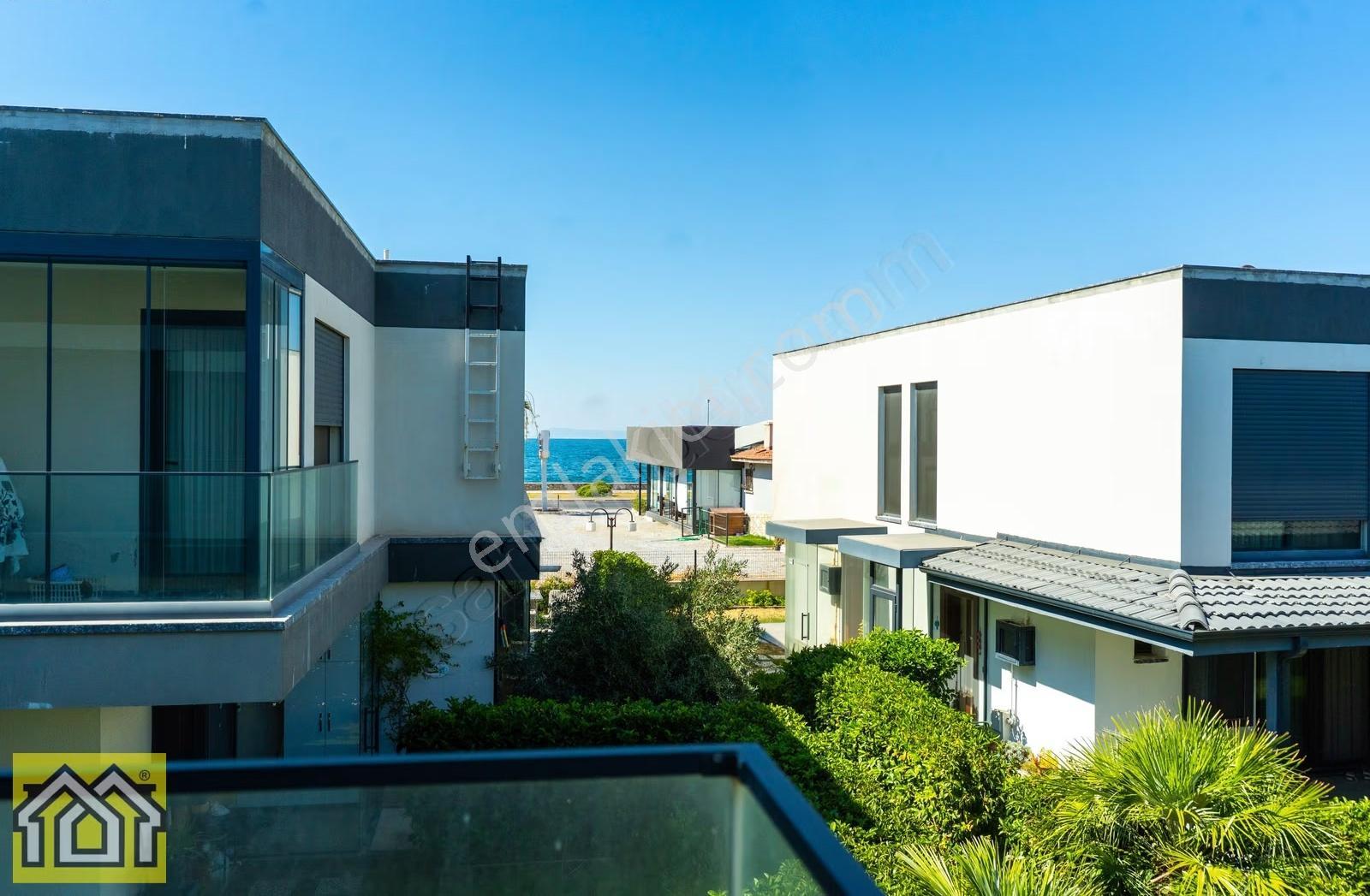 Güzelbahçede Denize 10 Metre,site İçinde Deniz Manzaralı Villa - Görsel 7