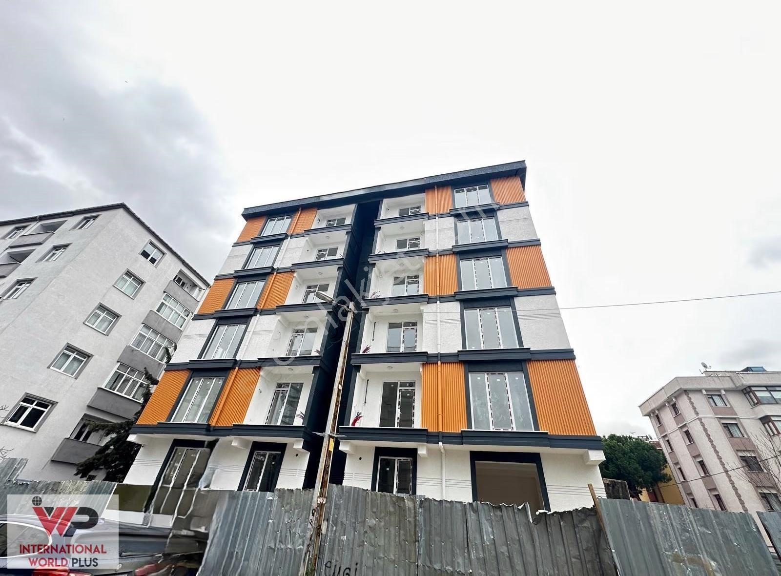 Kartal Cevizlide 2+1 Net 65 M² Yüksek Girişli Satılık Daire
