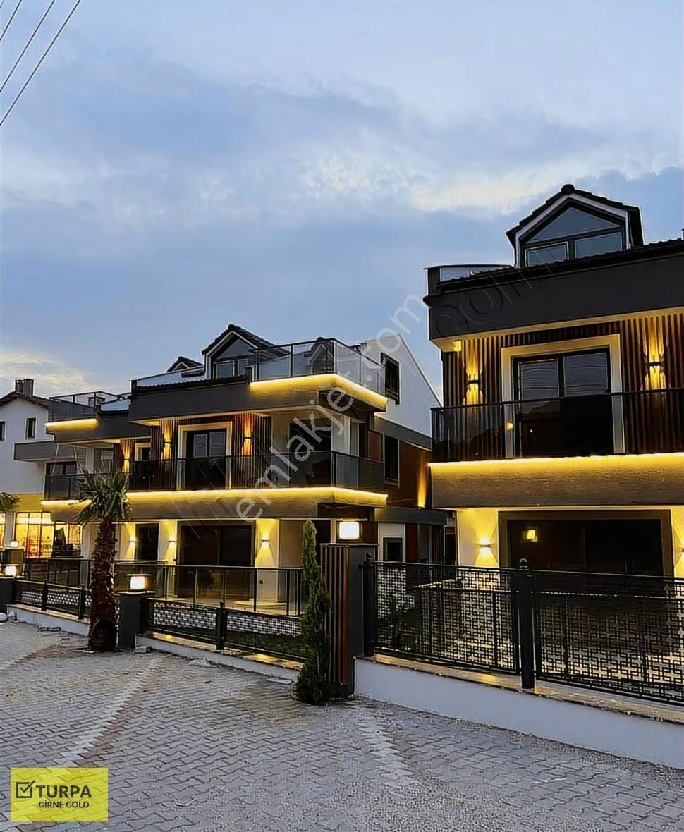 Çandarlı Da Denize 100 Adım Satılık Fırsat Villa