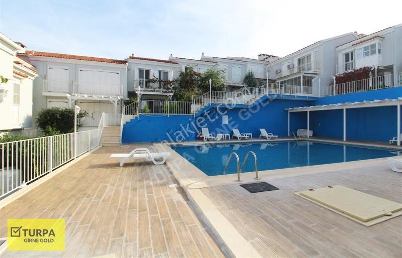 Yeni Foça Petra Koyu Aykent Sitesi'nde Lüks Eşyalı Kiralık Villa - Görsel 4