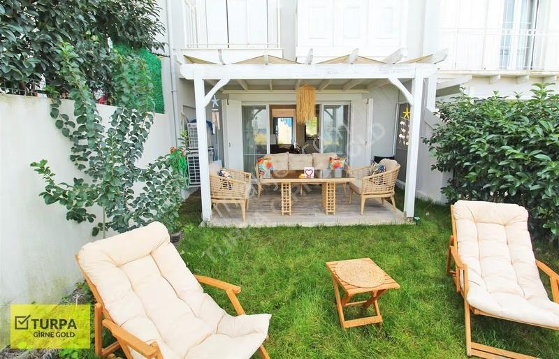 Yeni Foça Petra Koyu Aykent Sitesi'nde Lüks Eşyalı Kiralık Villa - Görsel 15