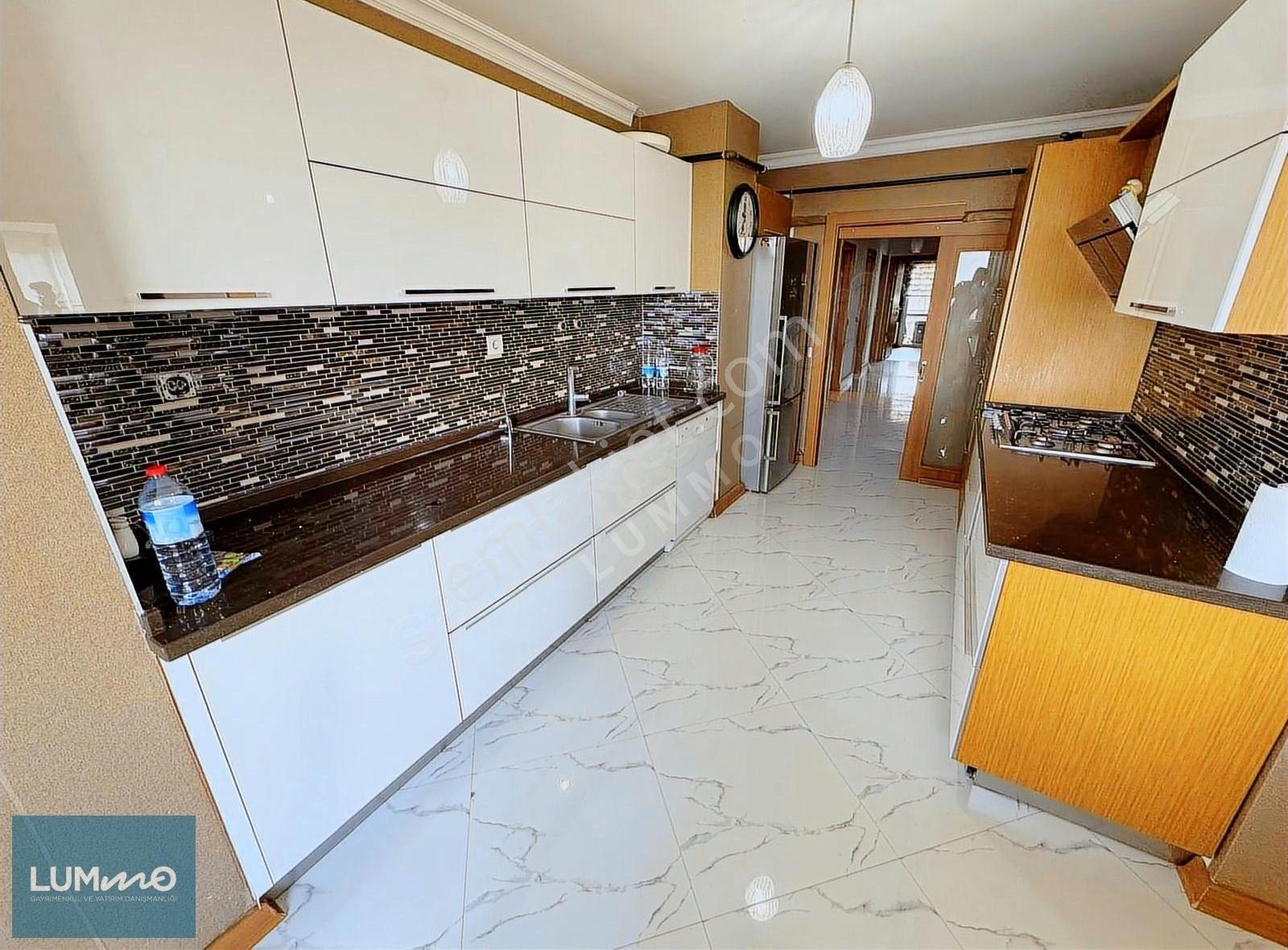 Lummo'dan Orman Manzaralı Teras Balkonlu Havuzlu 240m2 4+1 - Görsel 24