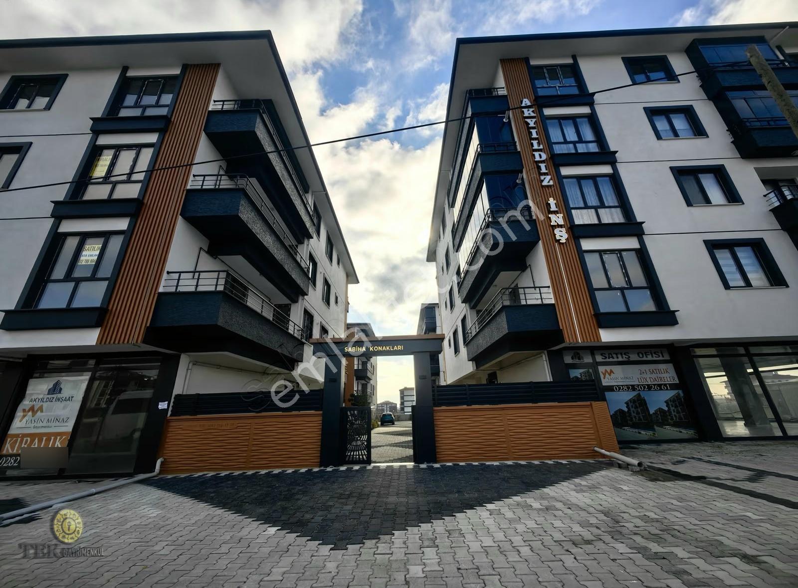 Çobançeşme Mah.de 2+1 110m² 4bloklu Site İçi E.banyolu Daireler