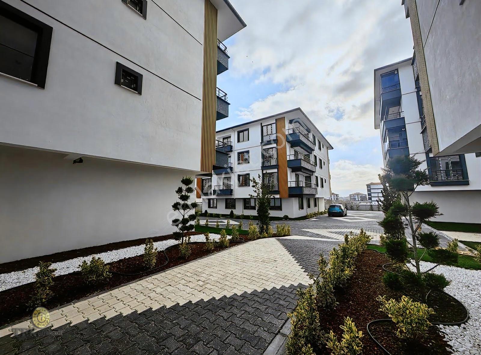 Çobançeşme Mah.de 2+1 110m² 4bloklu Site İçi E.banyolu Daireler - Görsel 29