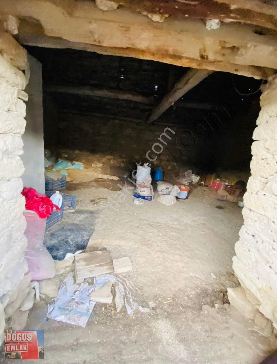 Tire Kurşak Köyü'nde Satılık Müstakil Ev (675m², 5+2, Ahırlı) - Görsel 6