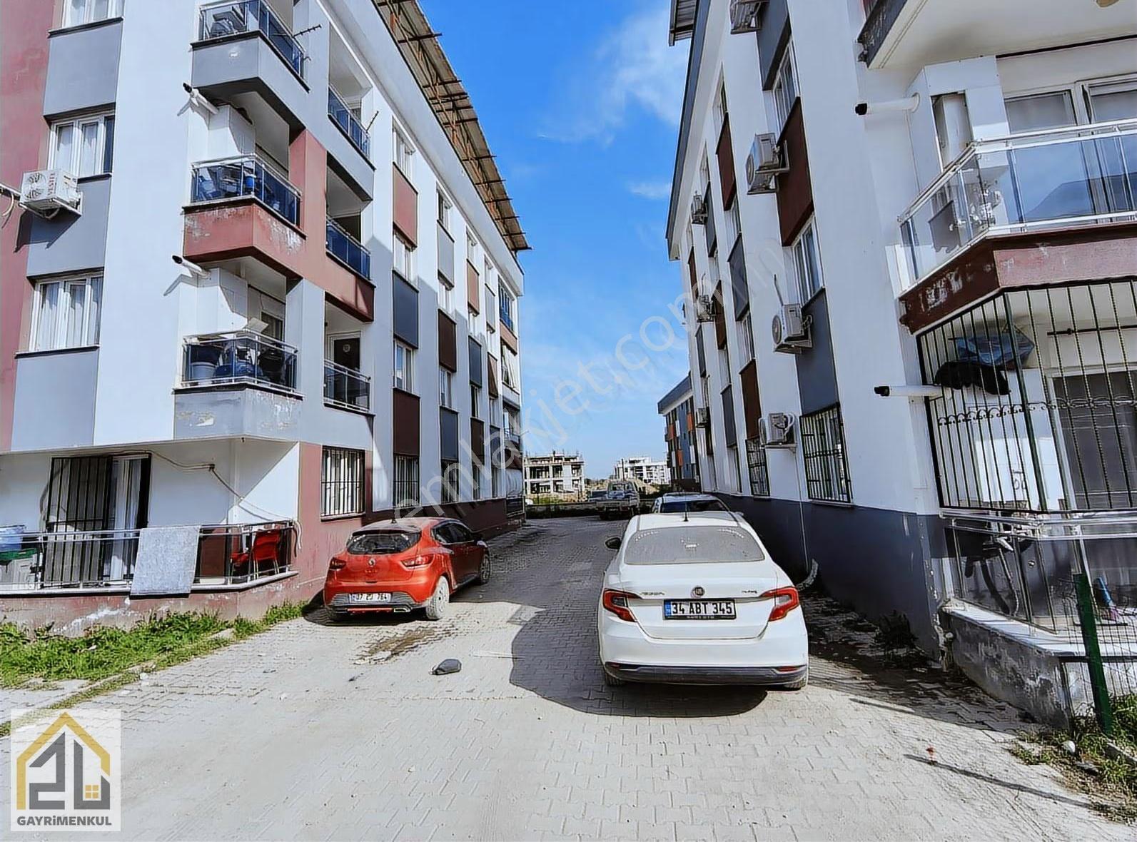 Zu Gayrimenkulden Site İçerinde Kapalı Mutfak 2+1 Geniş Daire