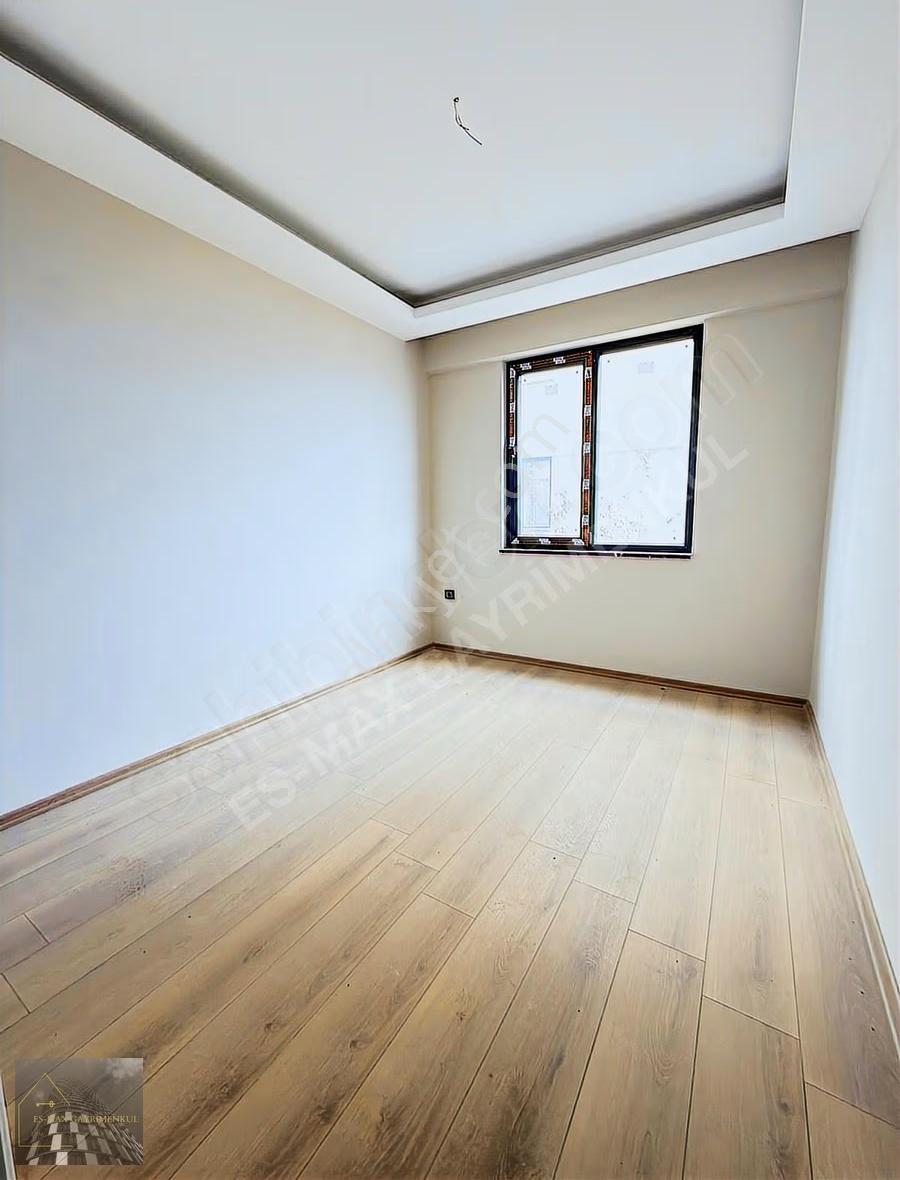 Gemlik Manastır'da Havuzlu Sitede Satılık Bahçe Katı (3+1) - Görsel 15
