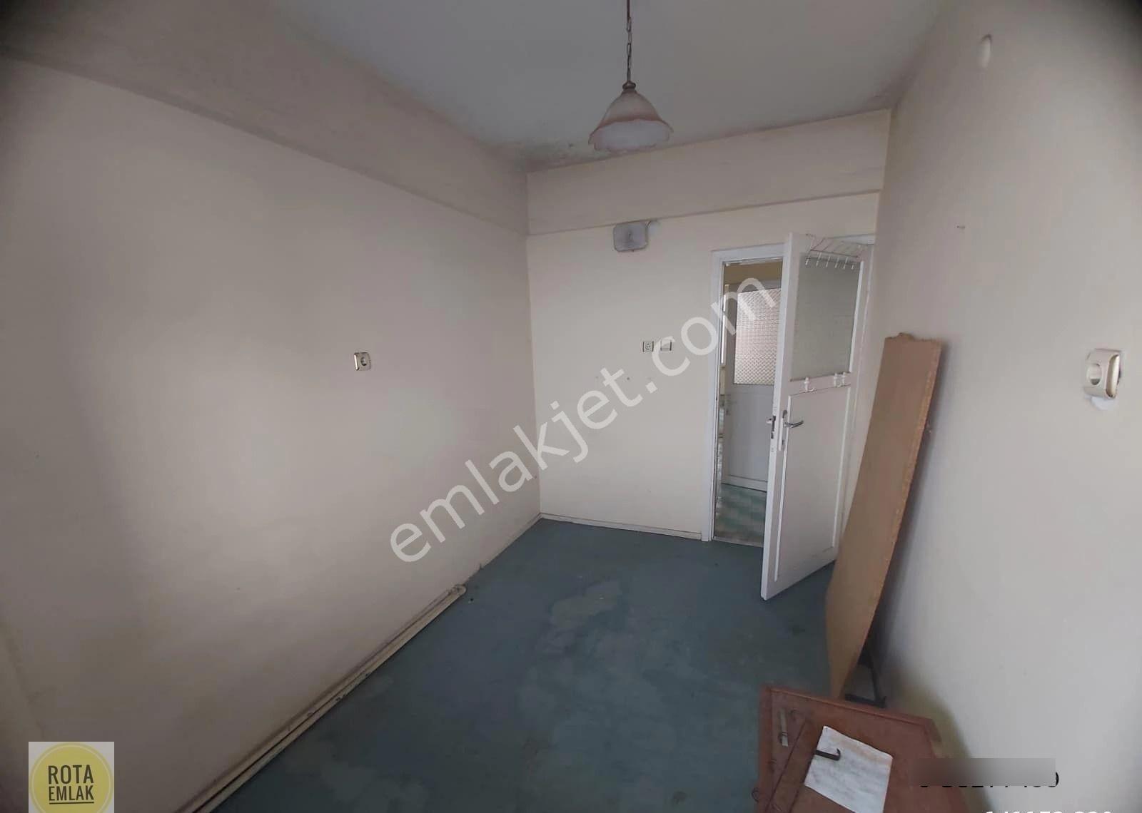 Rota Emlaktan Karşıyakada Cadde Üzeri Avantajlı 4 Katlı Bina - Görsel 8