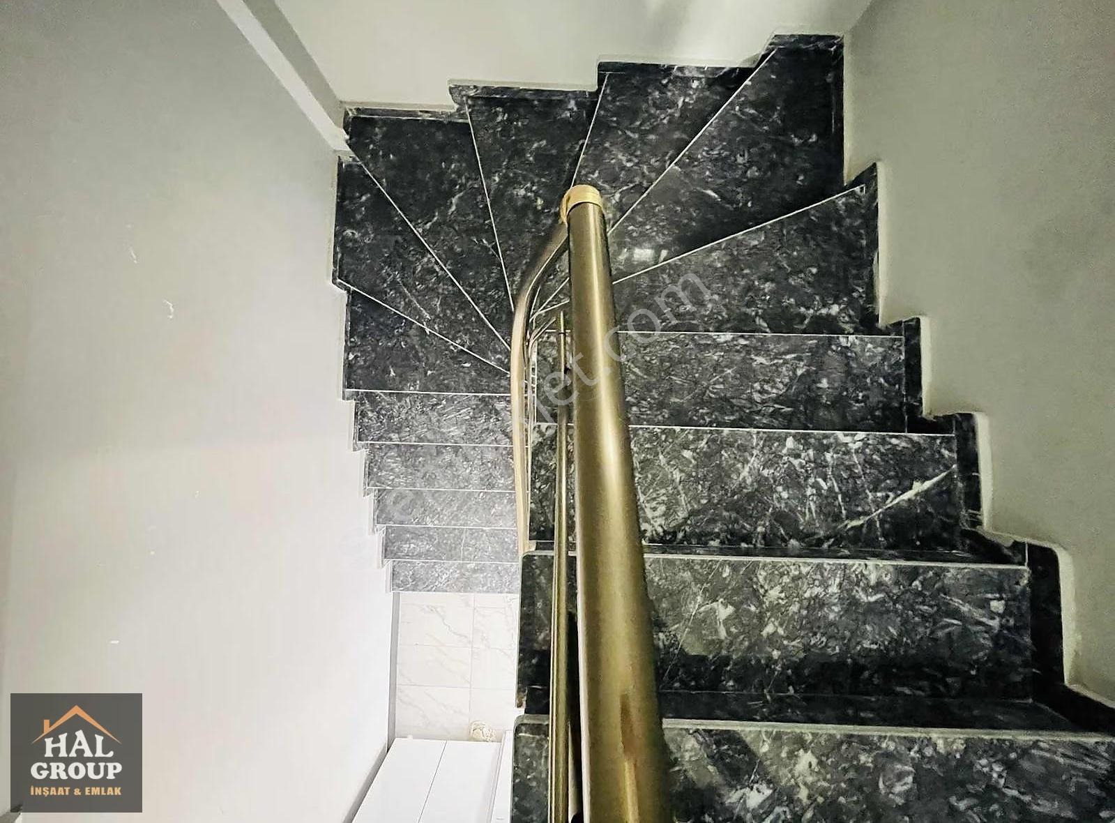 Hal İnşaat Firmasından Alt Yapılı Merkezde Geniş Bahçeli Villa - Görsel 31