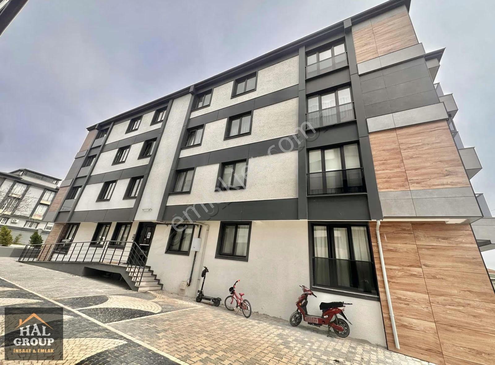 Havuzlu Güvenlikli Site İçerisinde Giriş Kat 2+1 Sıfır Daire - Görsel 16
