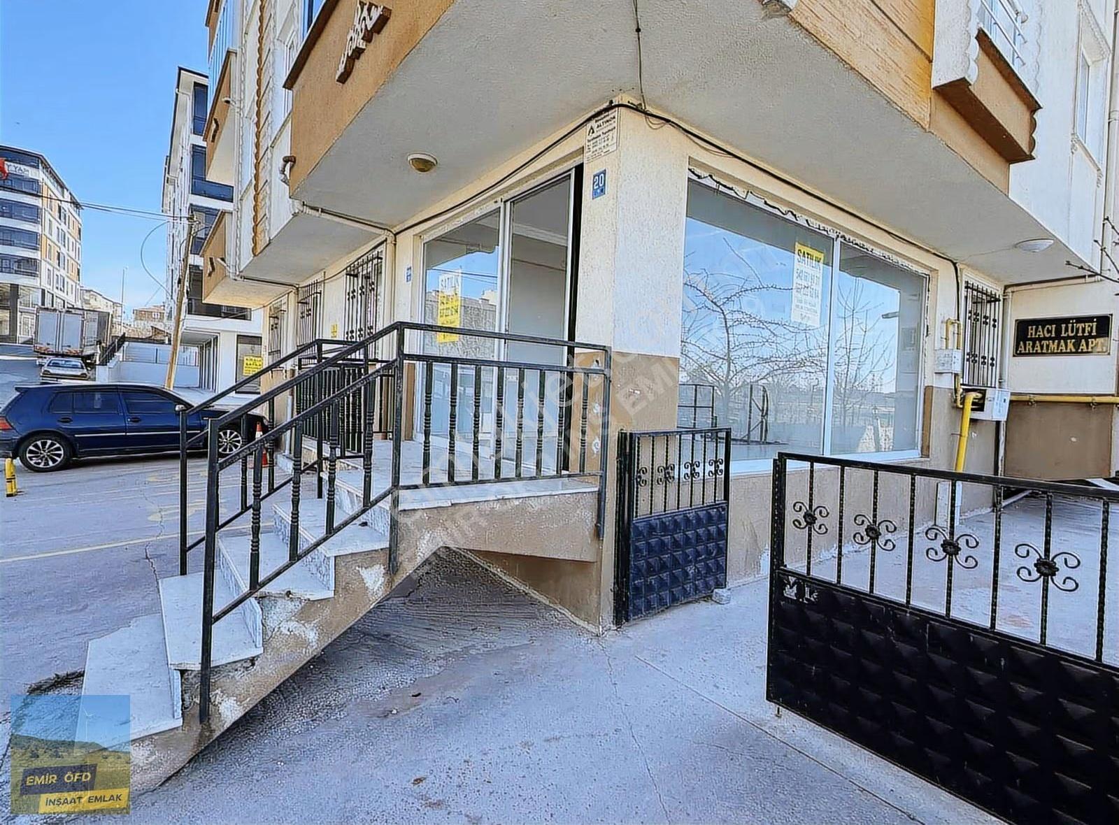 Kapaklı Belediye Arkasında 120 M2 Köşe Başı Satılık Dükkan