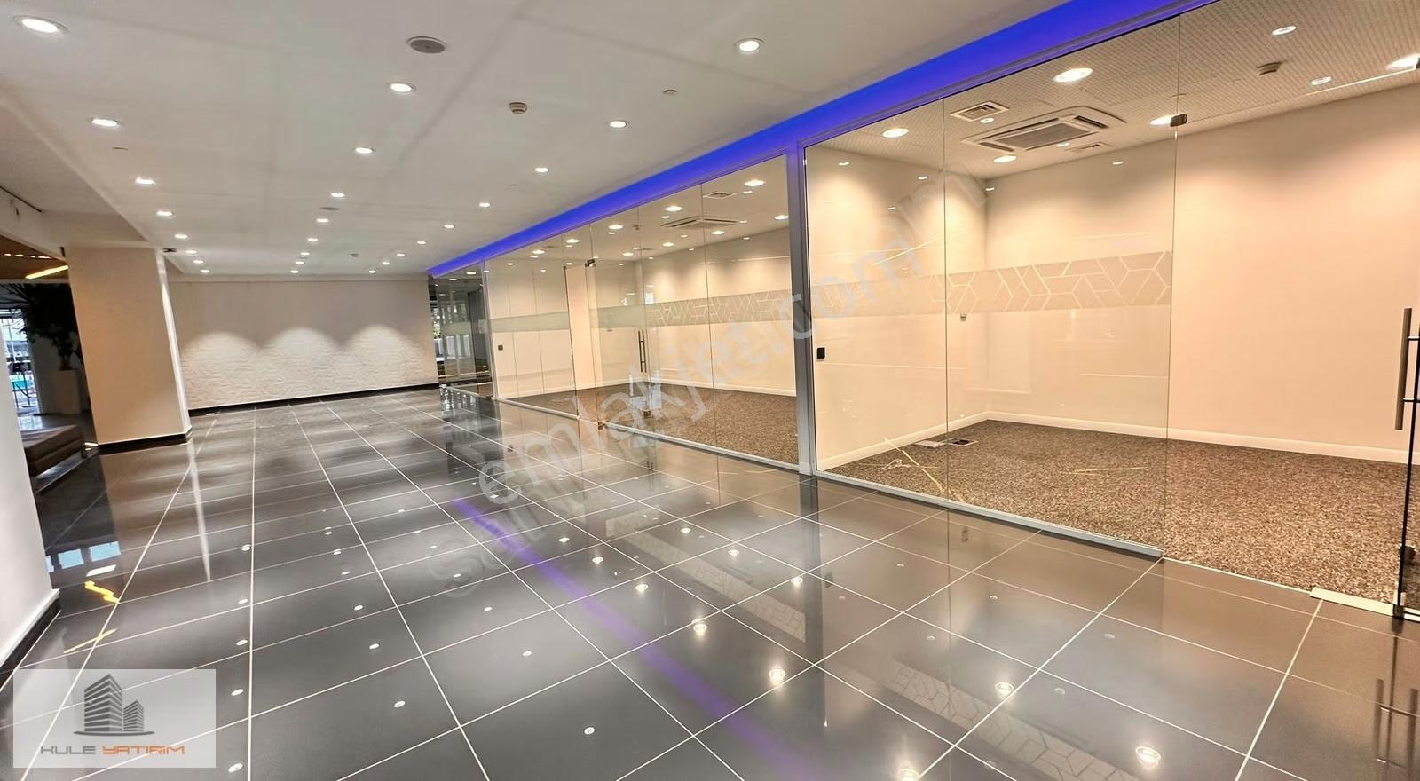 Süzer Plazada 302 M2 Teras Kullanımlı Showrooma Uygun Ofis - Görsel 11