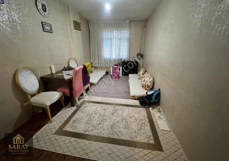 Saray Emlaktan Merkezde Satılık 18 M2 Hiseli Ara Kat Dire