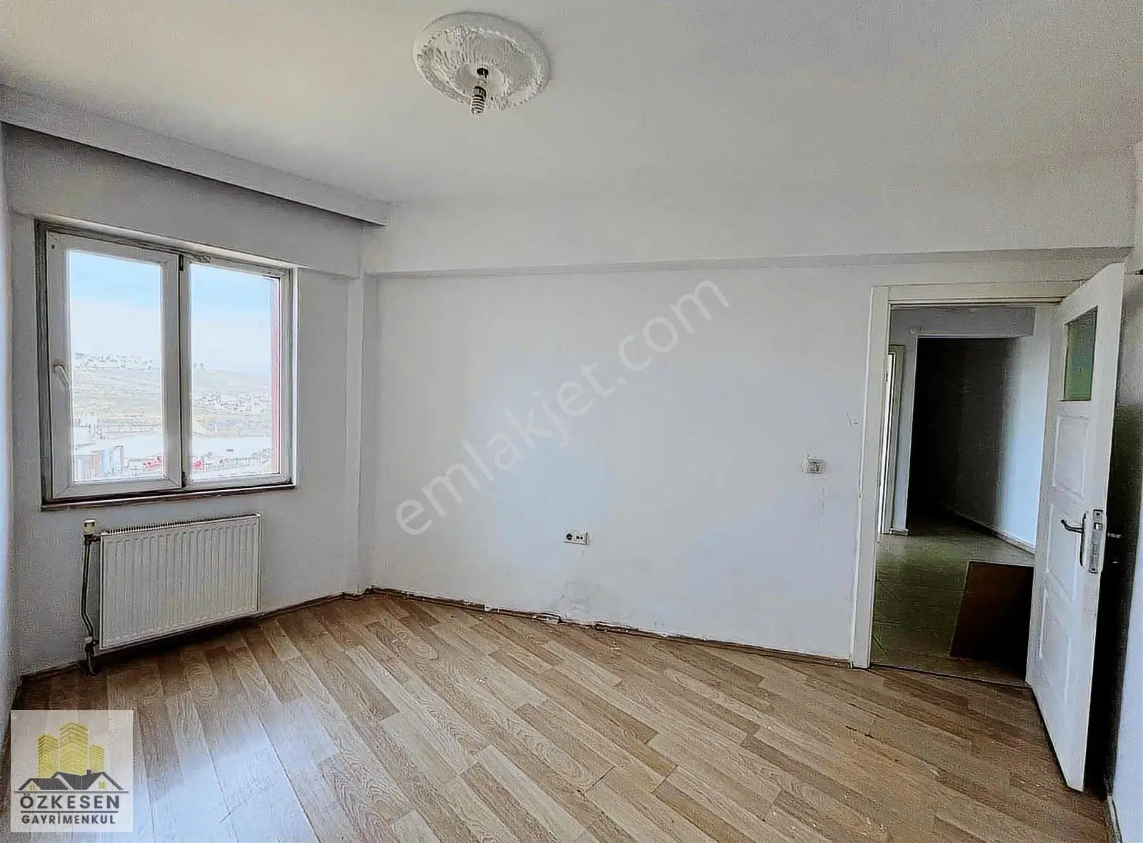 Özkesen Gayrimenkul'den Acil Satılık Daire