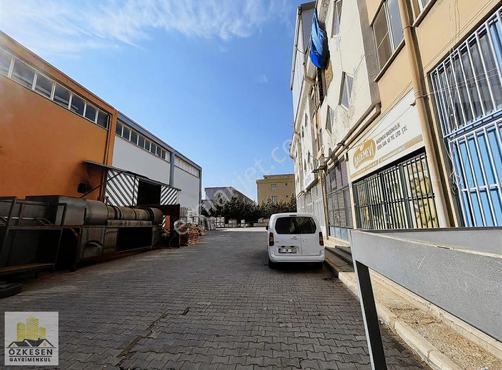 Özkesen Gayrimenkul'den Fıstıkçılar Sit'de Kiralık Dükkan. - Görsel 11