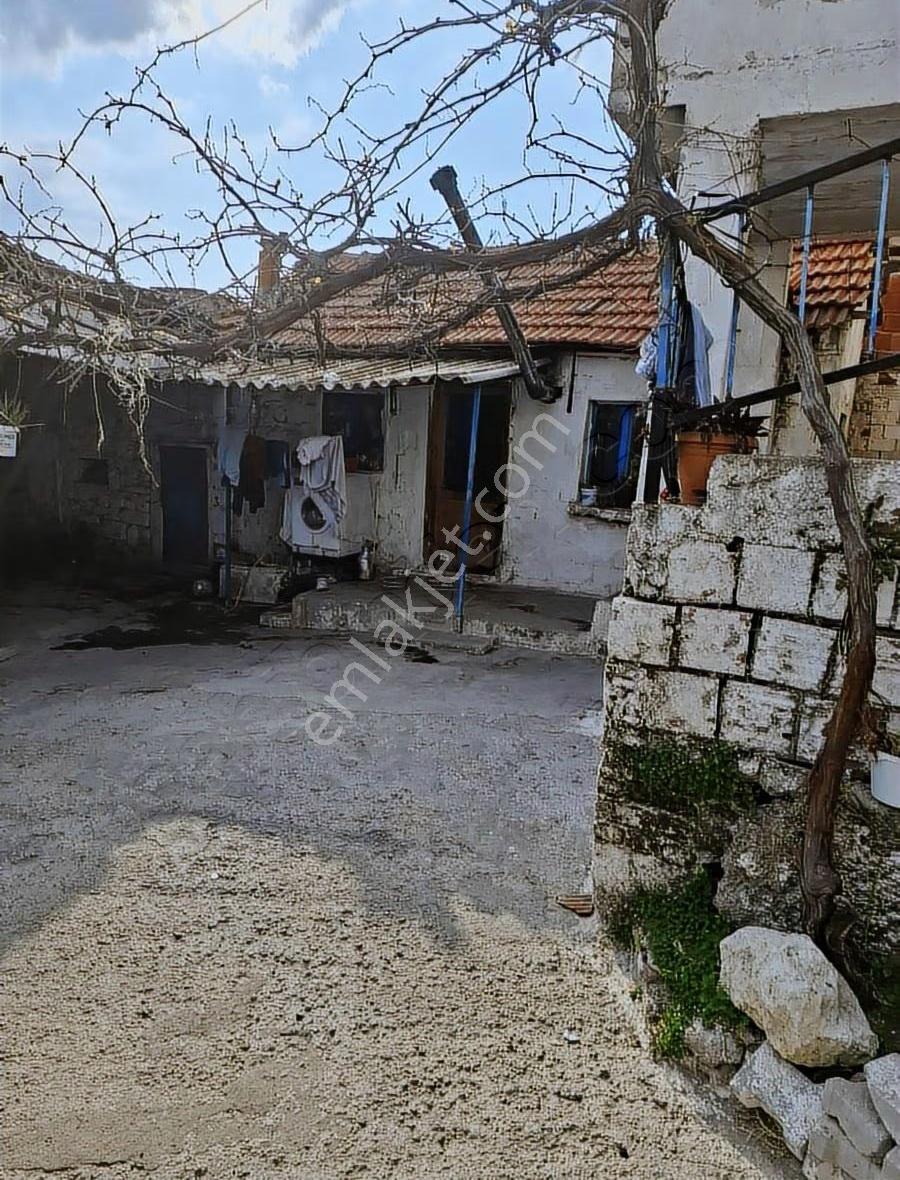 Foça Gerenköyde Acil Satılık Köy Evi - Görsel 26