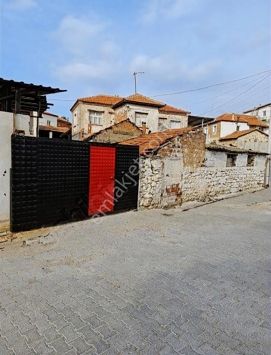 Foça Gerenköyde Acil Satılık Köy Evi - Görsel 28