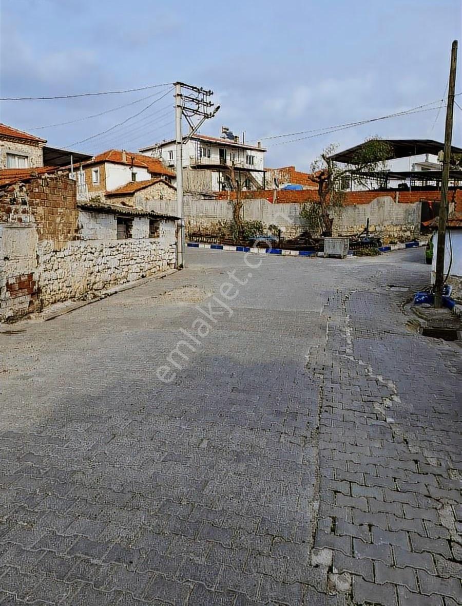 Foça Gerenköyde Acil Satılık Köy Evi - Görsel 10