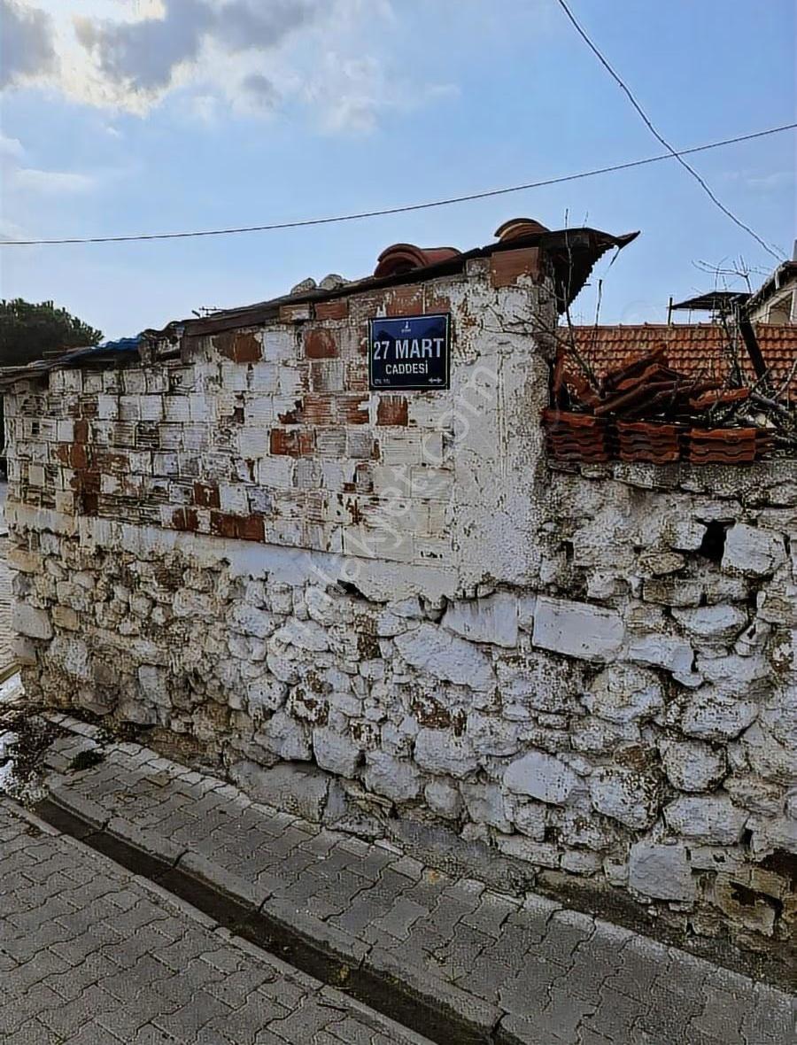 Foça Gerenköyde Acil Satılık Köy Evi - Görsel 11