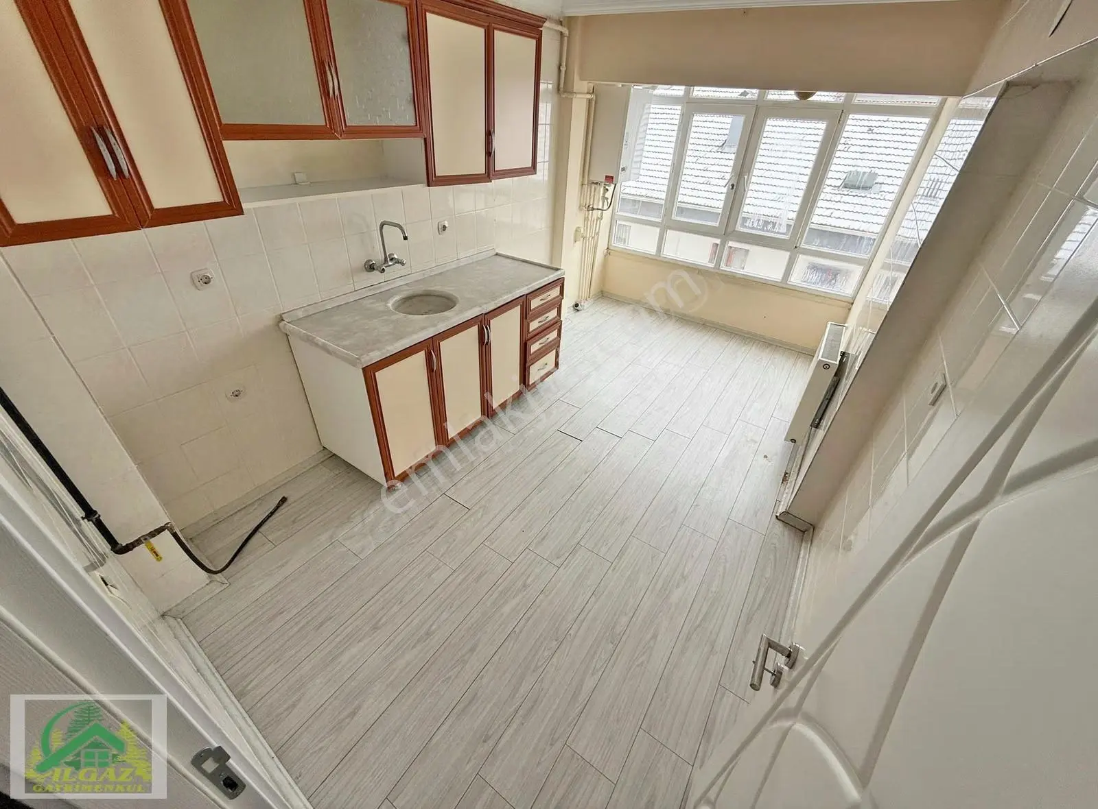 Bademlik'te Ana Cadde Yakını 3+1 Kat Konumunda Kiralık Daire !