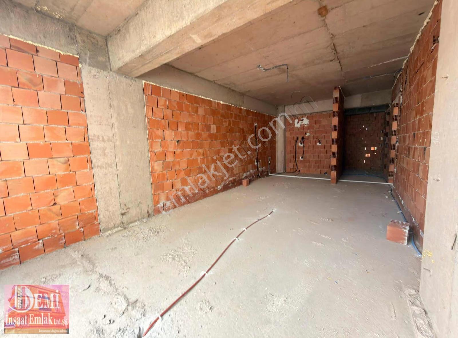Ovakçada Merkezi Konumda 1+1 Arakat