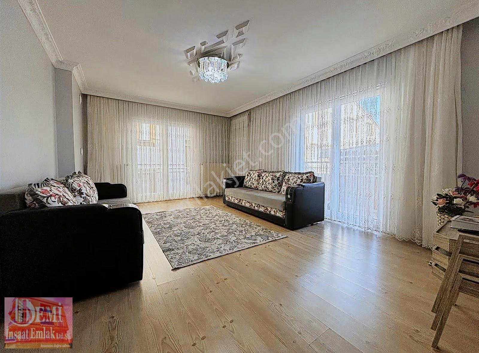 Anacaddeye Yakın 200mt2 Kullanışlı Çift Girişli 4+1 Dublex Daire
