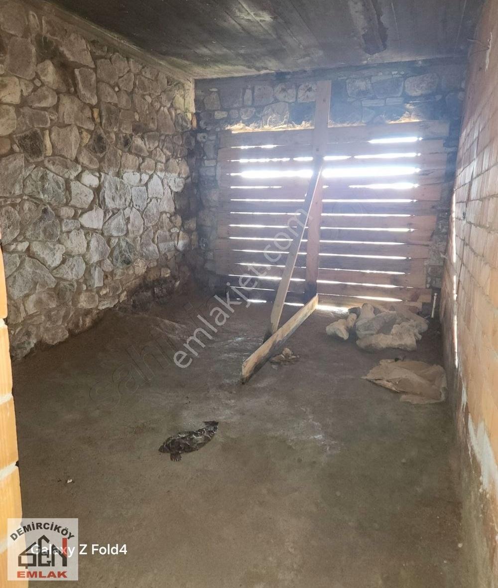 Ayvacık Hüseyinfakı Köyünde Satılık Müstakil Ev - Görsel 8