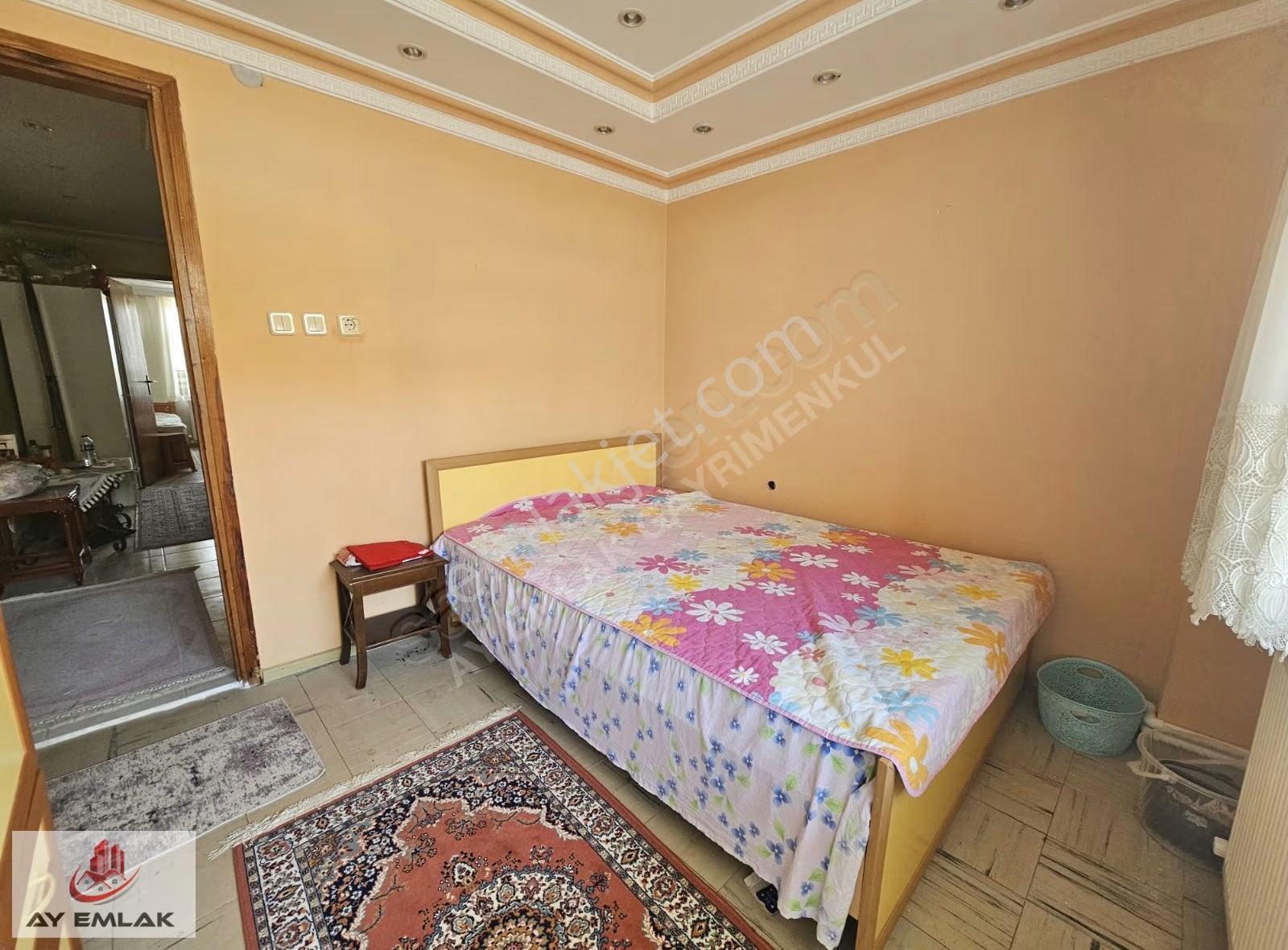 Armutlu'da Havuzlu Sitede Deniz Yakını 4+1 Tripleks Villa - Görsel 21