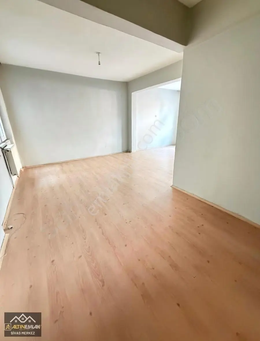 Altın Emlak Kiralıyor!! Yenişehir Göbek'te Geniş 2+1 Daire - Görsel 2