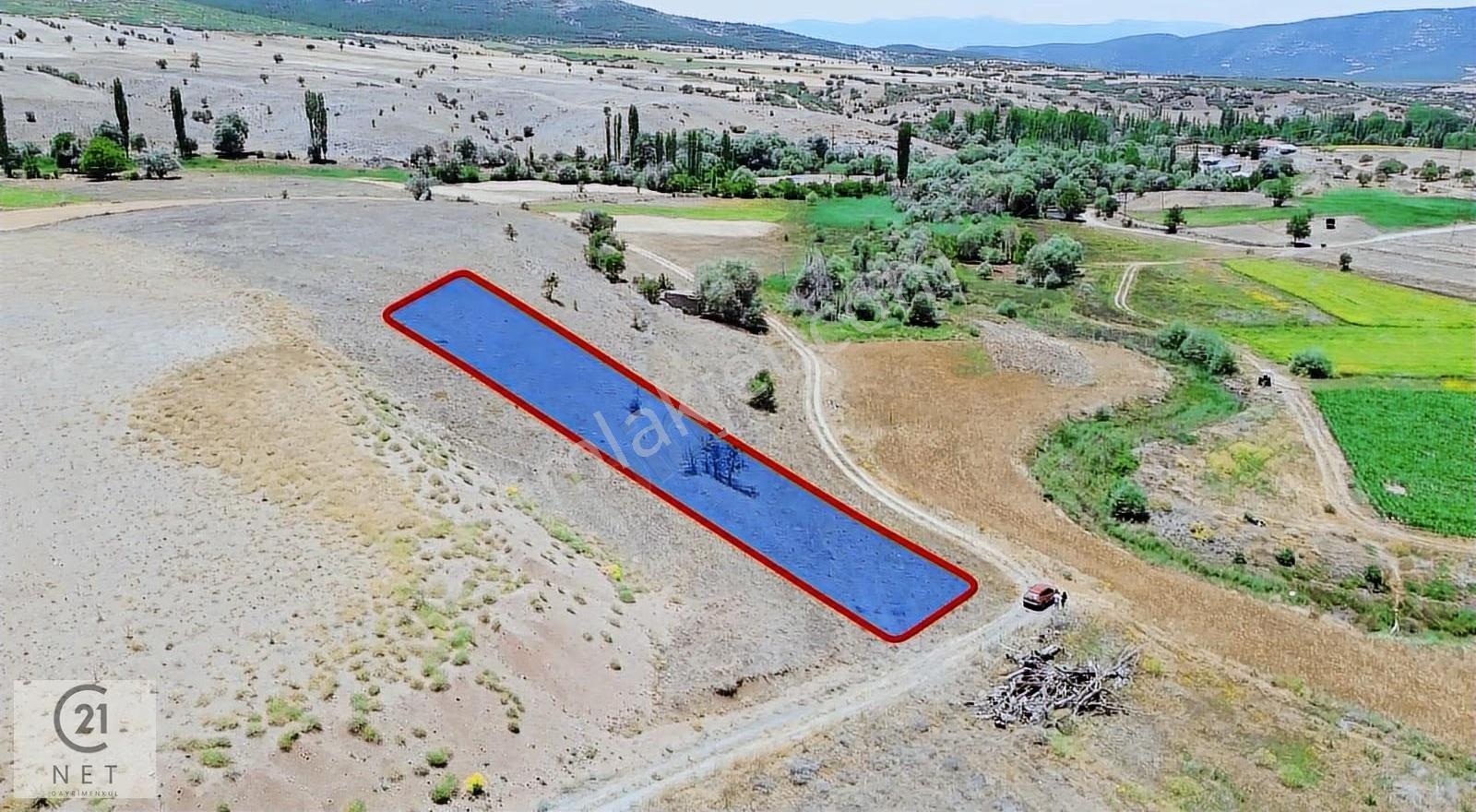 Tefenni Beyköy'de Satılık 1.998m² Müstakil Tapulu Tarla - Görsel 2