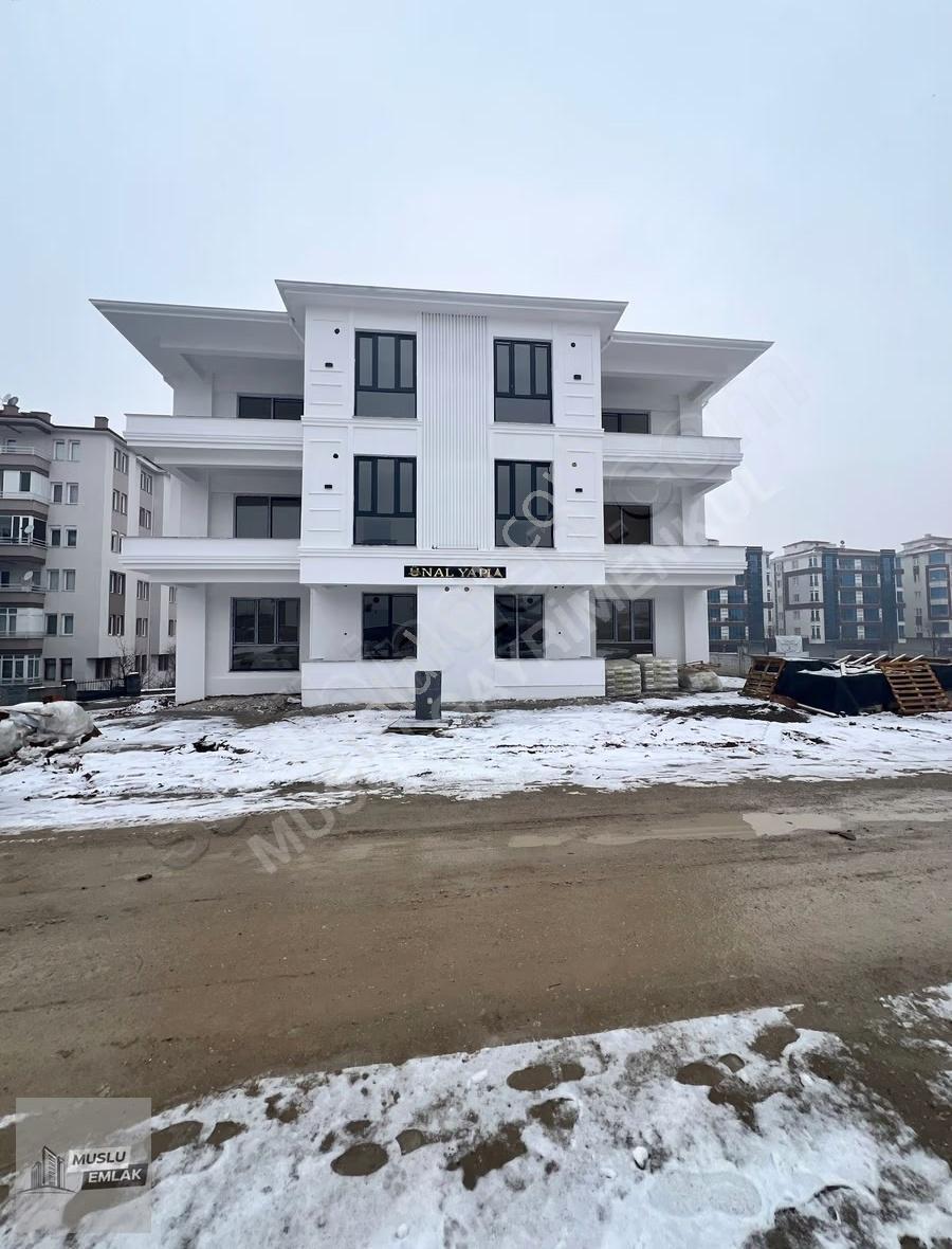 Muslu Gym-ekin Cd. Üstü Sıfır Yerden Isıtma 3+1 Satılık Daireler