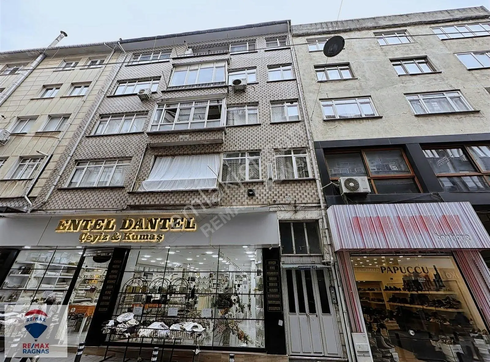 Ümraniye Çarşı'da Satılık 2 + 1 Ara Kat Daire - Görsel 3