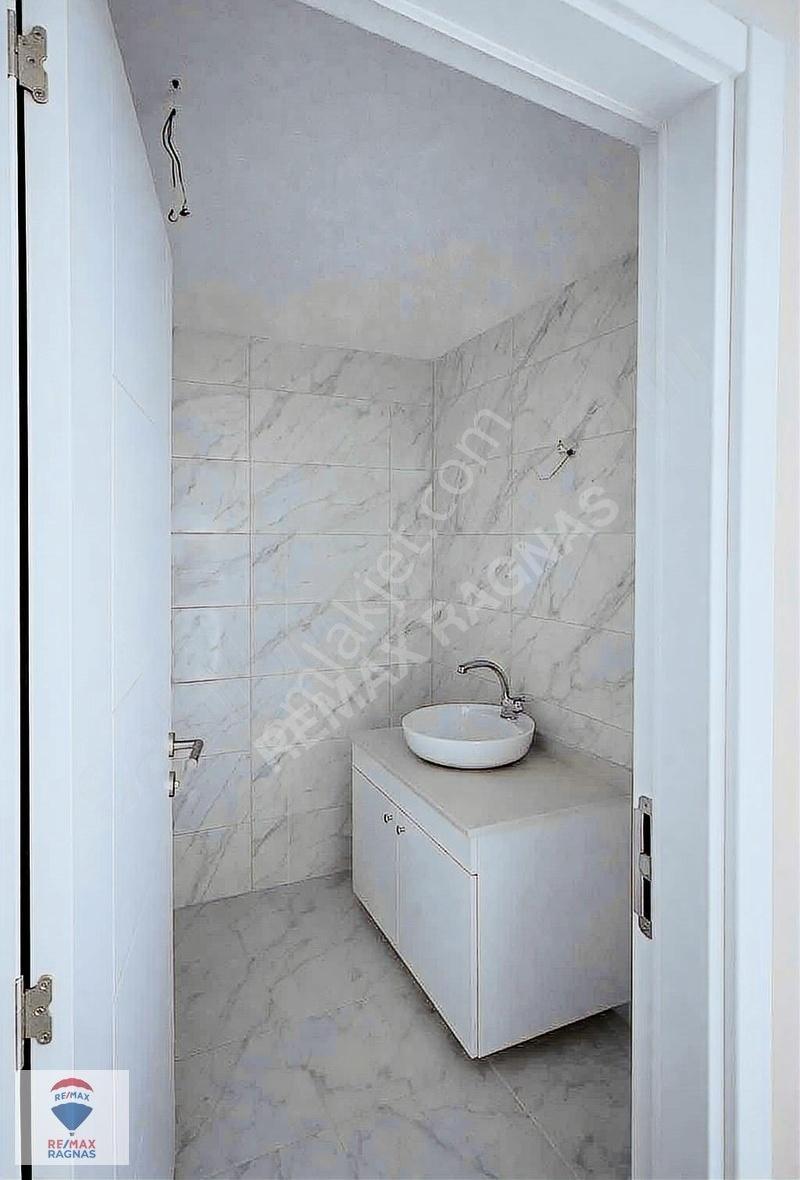 Havuzlu Site İçinde Satılık Teraslı Deblex - Görsel 24