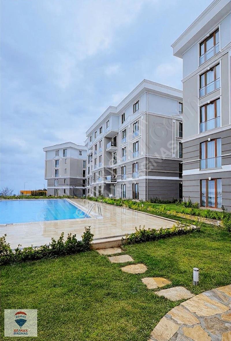 Havuzlu Site İçinde Satılık Teraslı Deblex - Görsel 34