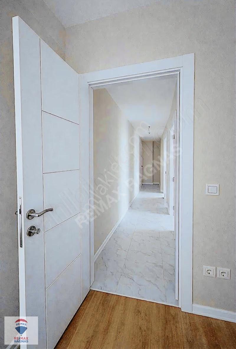 Havuzlu Site İçinde Satılık Teraslı Deblex - Görsel 10