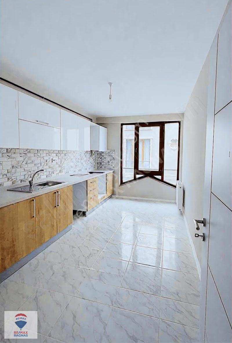 Havuzlu Site İçinde Satılık Teraslı Deblex - Görsel 35