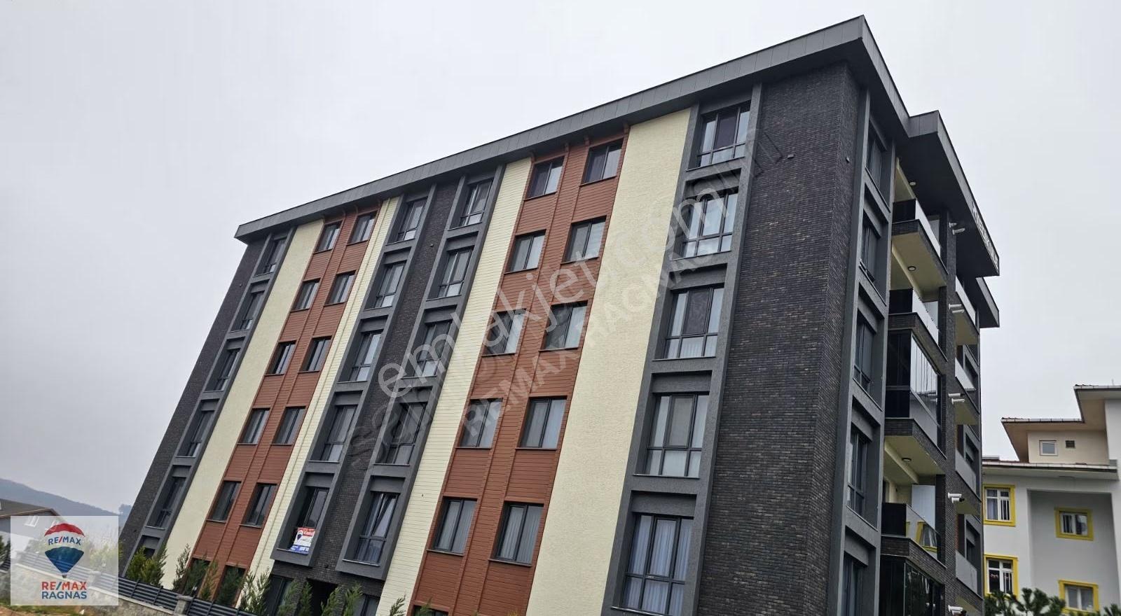 Çekmeköy Alemdağ Butik Sitede Emsalsiz Kiralık 3+1 Daire - Görsel 32