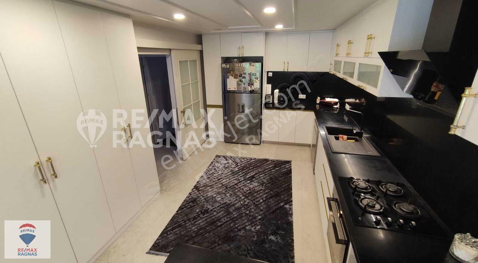 Çekmeköy Reşadiye Manolya Evlerinde 4+1 Satılık Villa Tadilatlı - Görsel 22