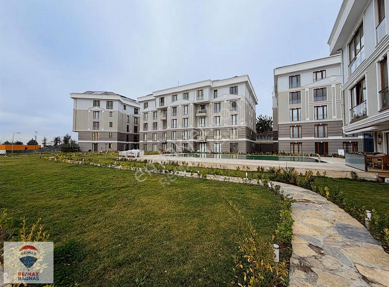 Pendik Captain Hill Residence Sitesinde Kiralık Bahçe Katı 3+1 - Görsel 2