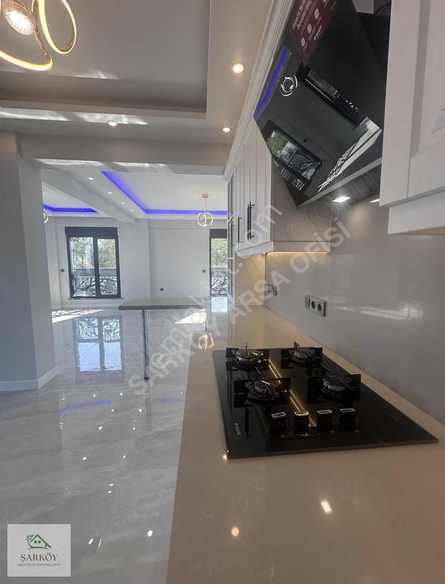 Hürriyet Mahallesi Deniz Manzaralı, Tripleks Villa Satılık! - Görsel 32