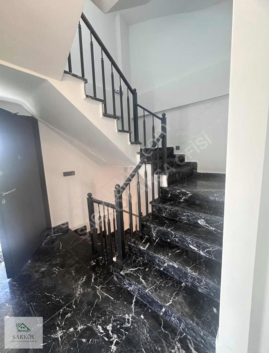 Hürriyet Mahallesi Deniz Manzaralı, Tripleks Villa Satılık! - Görsel 8