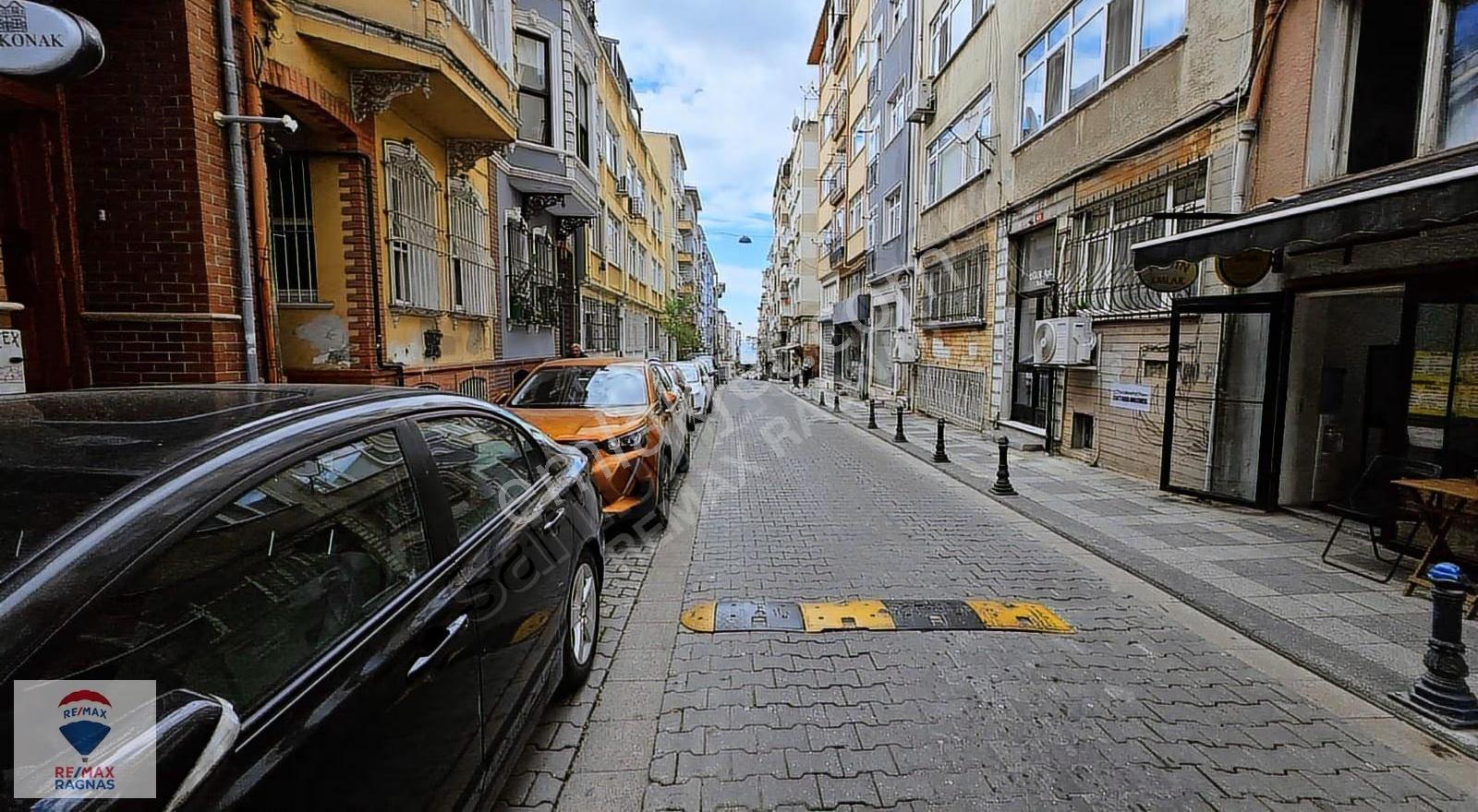 Kadıköy Denize Yürüme Mesafesinde 3+1 Daire Balkonlu Satılık - Görsel 8