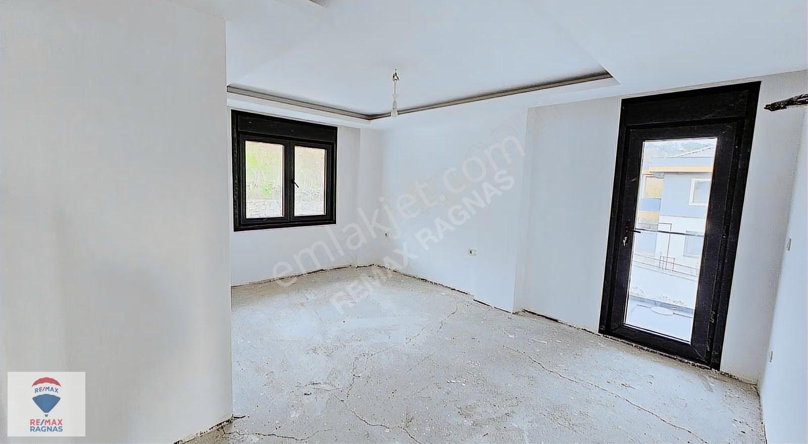 Şile Çavuş Mahallesinde Özel Dekor Şansı Satılık 5+2 Villa - Görsel 35