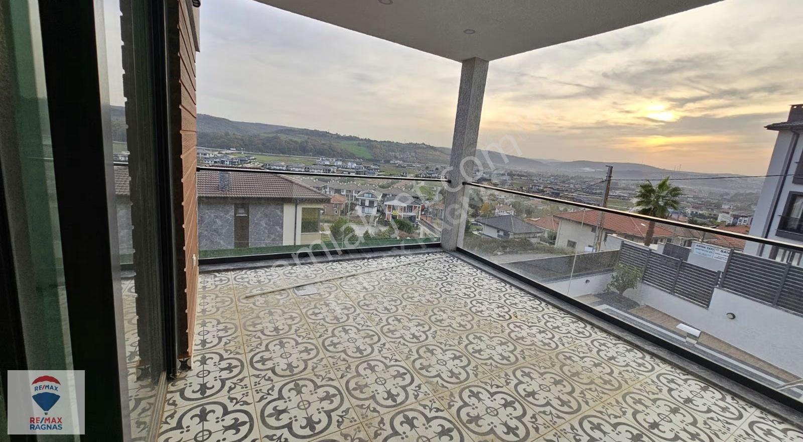 Şile Çavuş Mahallesinde Özel Dekor Şansı Satılık 5+2 Villa - Görsel 30