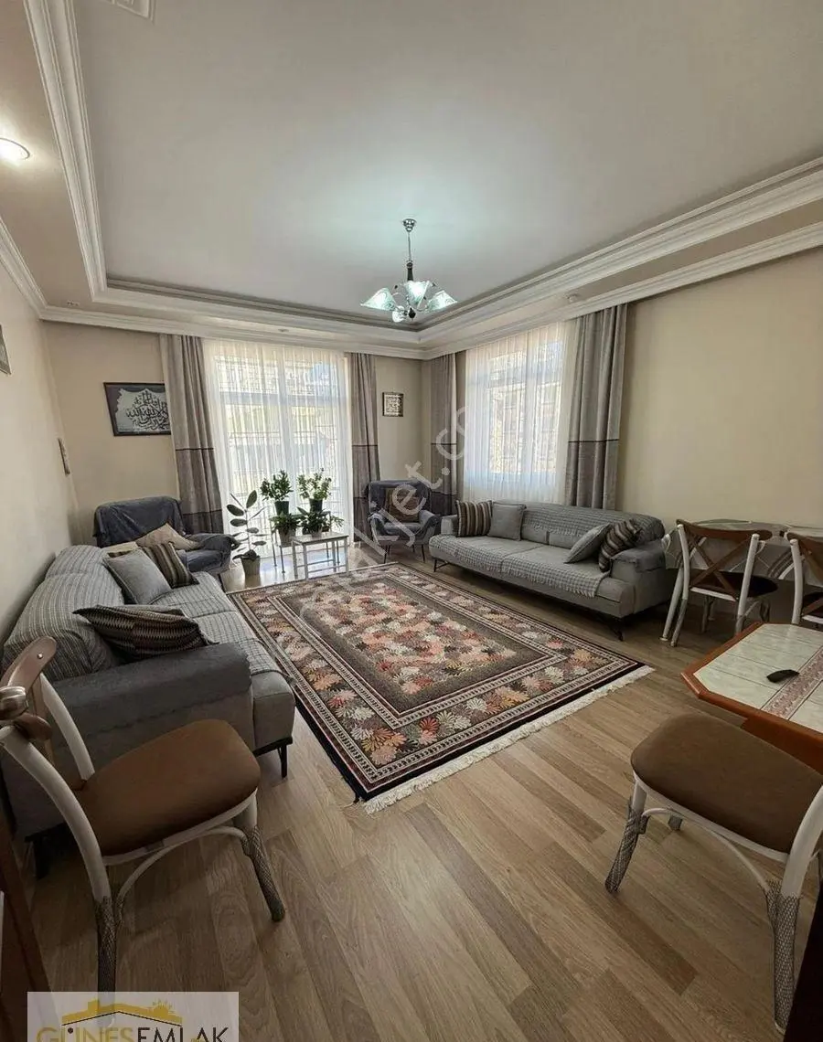 Güneş Emlak Çarşı Merkezde Terası Olan Geniş Satılık Daire