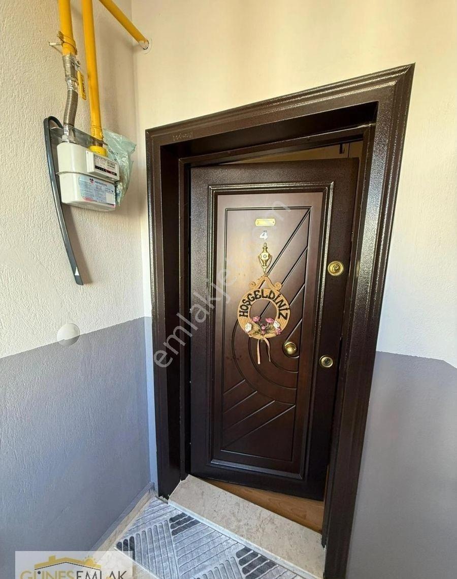 Güneş Emlak Çarşı Merkezde Terası Olan Geniş Satılık Daire - Görsel 12
