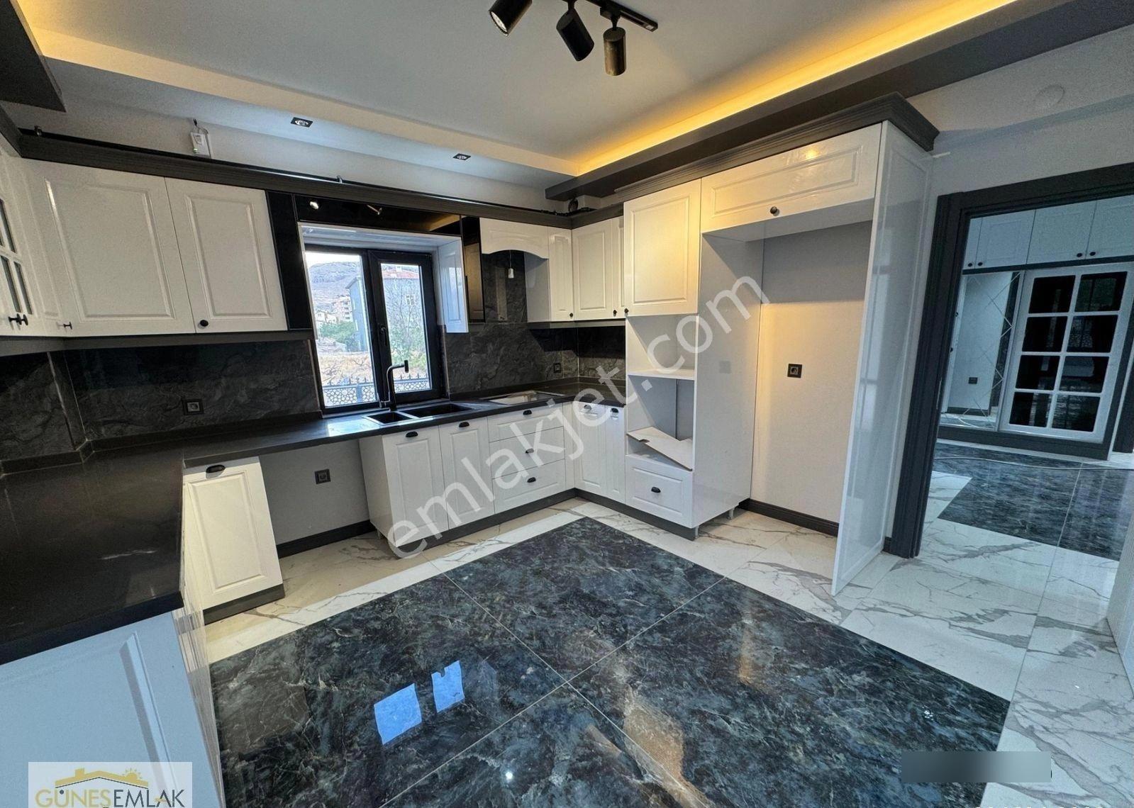 Güneş Emlaktan Full+full Eksiksiz Satılık Lüks Villa