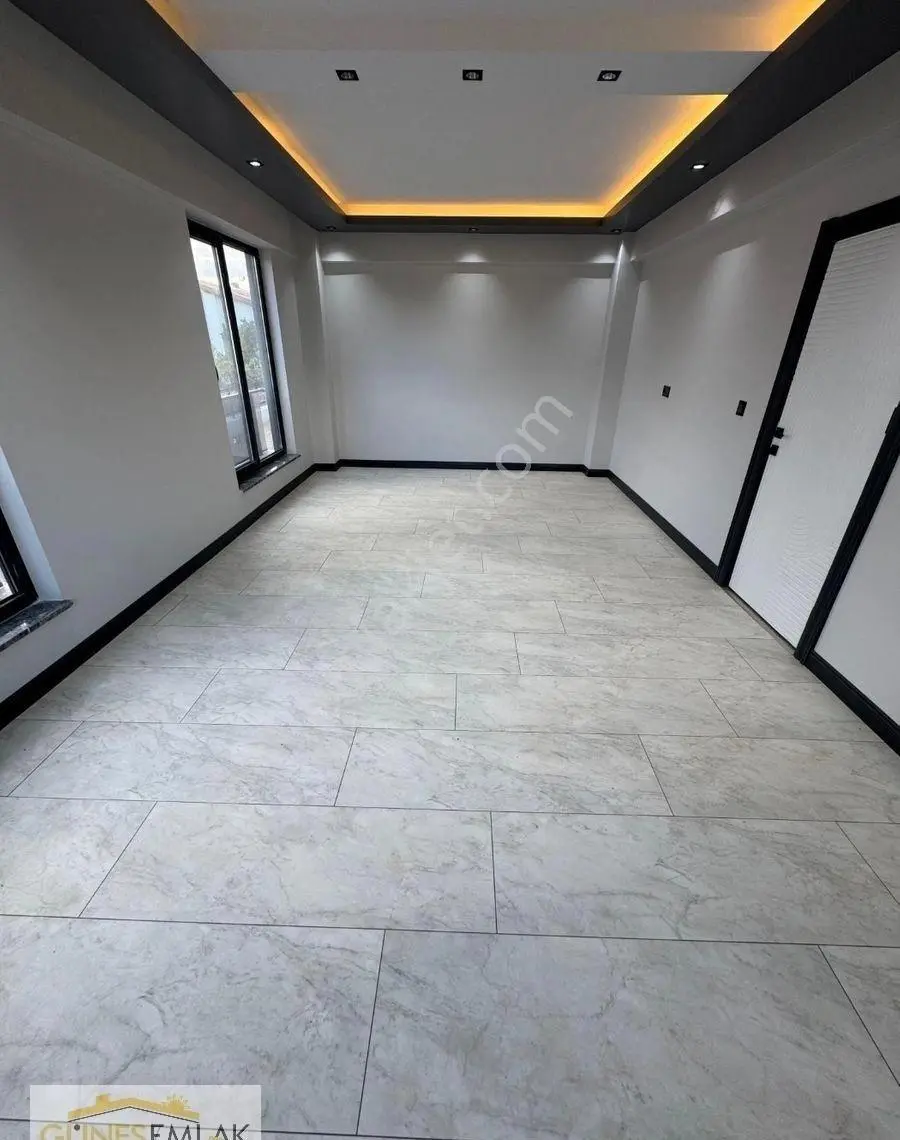 Güneş Emlaktan Full+full Eksiksiz Satılık Lüks Villa - Görsel 3
