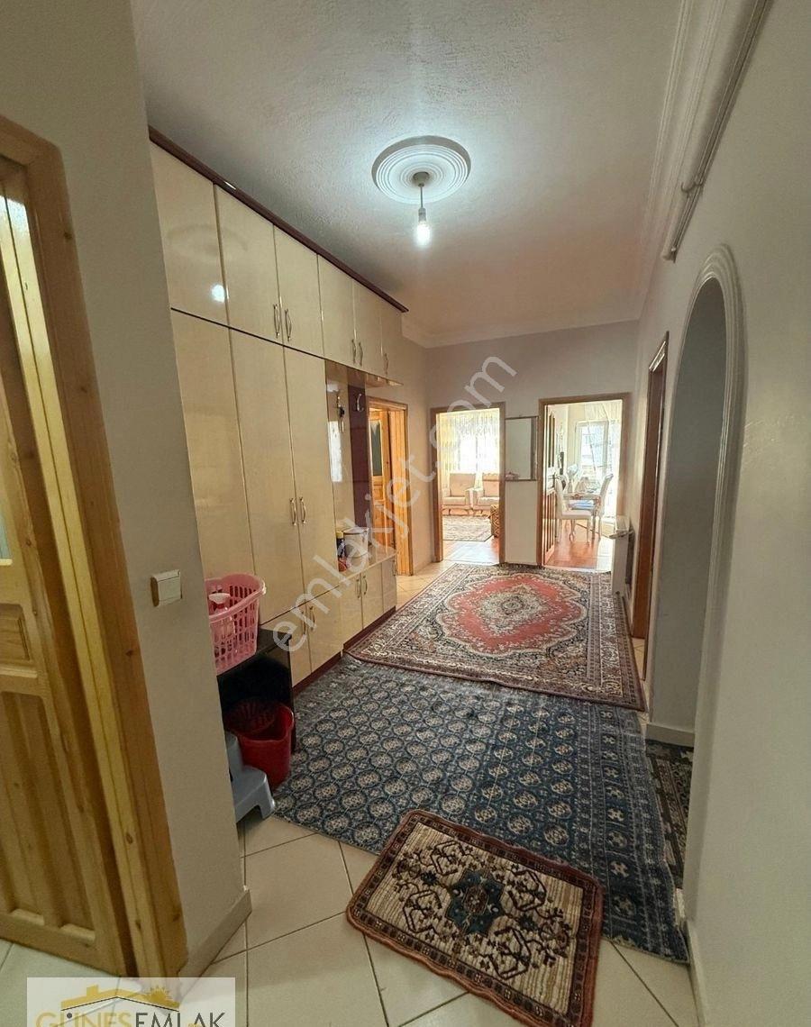 Güneş Emlaktan Merkezi Konumda Satılık Daire - Görsel 7