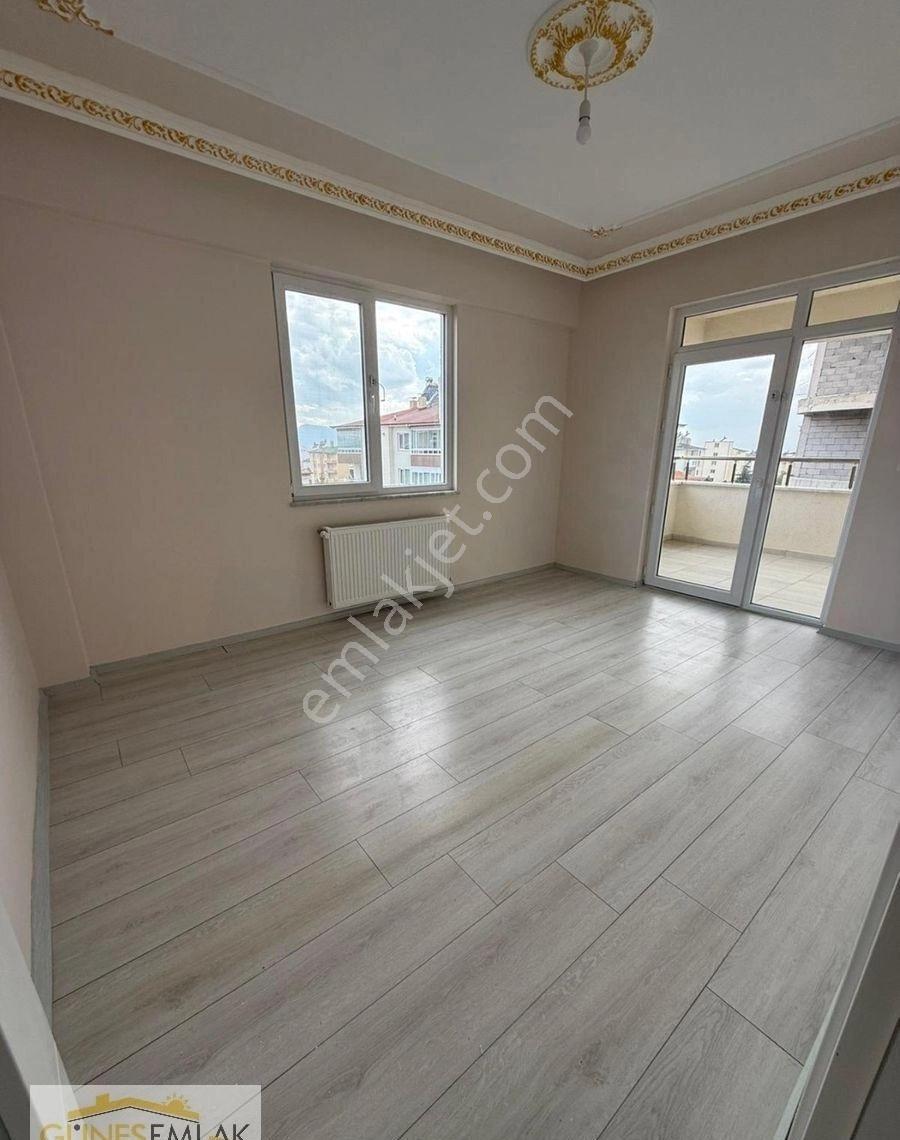 Güneş Emlaktan Sıfıra Yakın Ara Kat Satılık Daire - Görsel 5